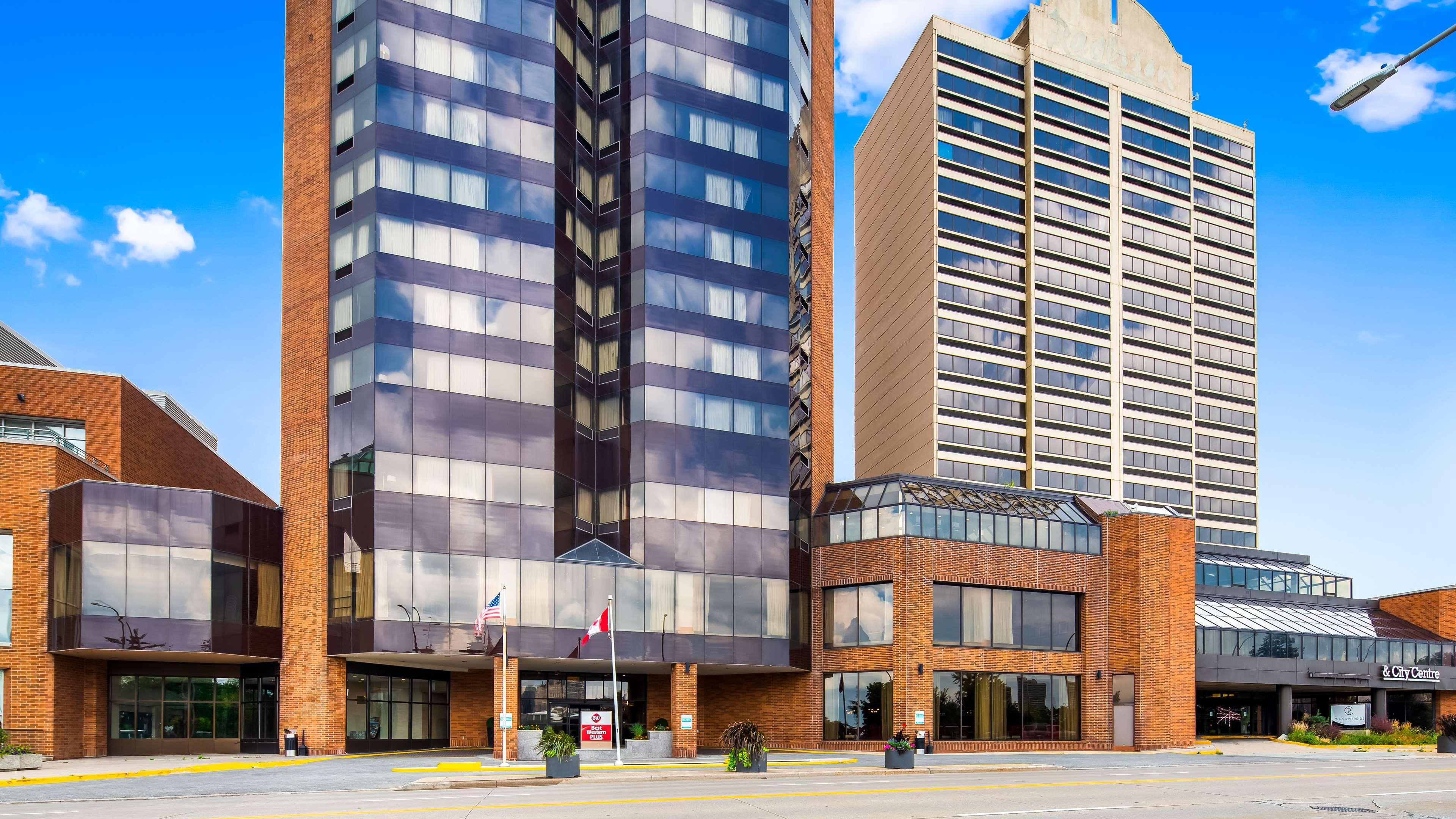 Best Western Plus Waterfront Hotel Windsor Exterior foto